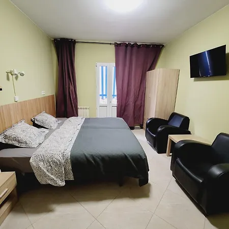 Mini-hotel Casa De La Luz بيت ريفي *